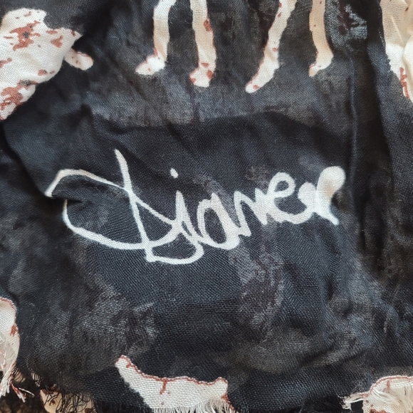 DVF Animal print scarf - Picture 3 of 5